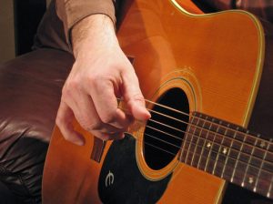 การเล่นกีตาร์แบบ Fingerstyle