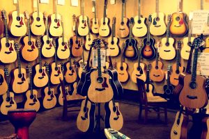  วิธีเลือกซื้อกีตาร์สำหรับมือใหม่
