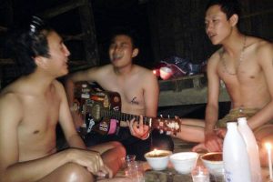  ร้องเพลงเล่นกีตาร์อย่างไรให้มีความสุข