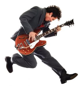 เล่นกีต้าร์ ลดกี่แคลอรี่ ? เล่นแบบวงร็อค (Rock)