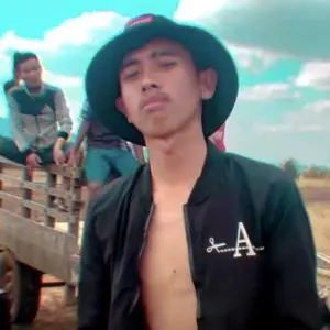 คอร์ดเพลง ผู้บ่าวรถไถ ຜູ້ບ່າວລົດໄຖ T'JAME UNO