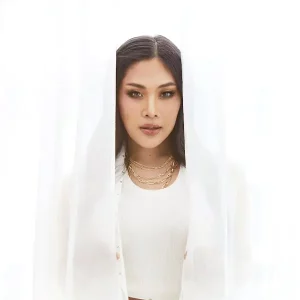 คอร์ดเพลง อยากเป็นคนของเธอ เบลล์ นันทิตา