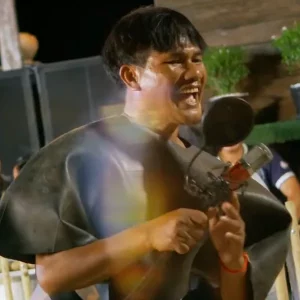 คอร์ดเพลง เสียน้ำตาที่คาราโอเกะ ประธานฮ่าง